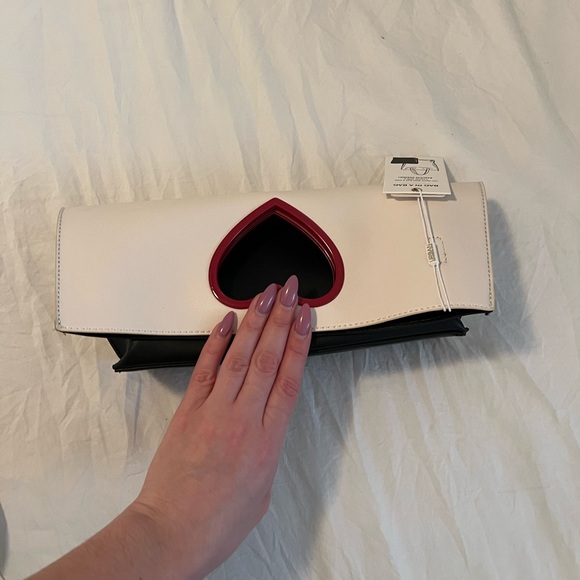 Heart Handle Handbag - Picture 4 of 4